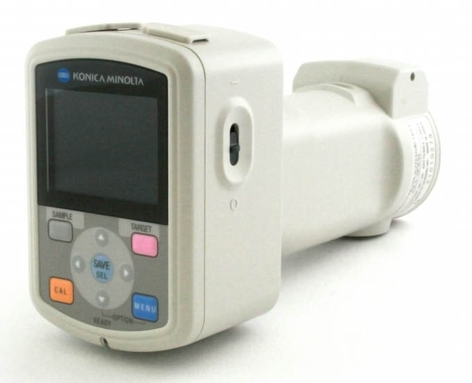 Máy quang phổ cầm tay chính xác cao Minolta CM-600d với khẩu độ 8 mm