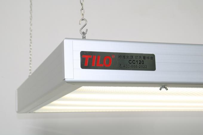 D50 In hộp treo đèn CC120 Bảng ánh sáng màu với nguồn sáng tùy chọn: D65, TL84, U30